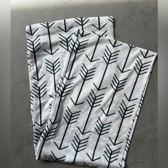 Travel Arrow Infinity Scarf - Picture 1 of 2